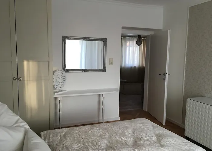 Am Loewenpark דירה *