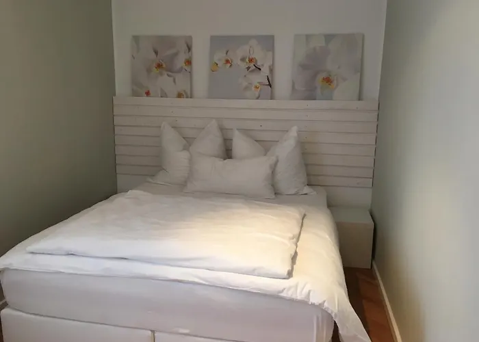 Am Loewenpark דירה מלק