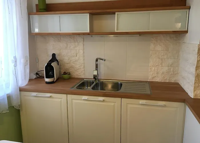 Am Loewenpark * מלק