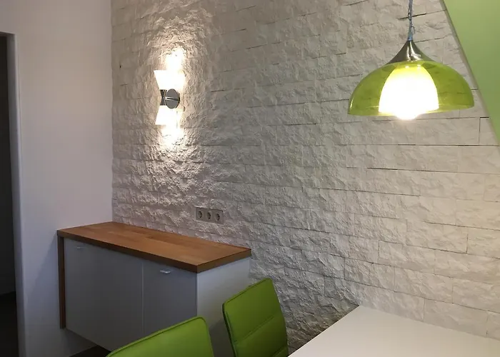 Am Loewenpark דירה מלק