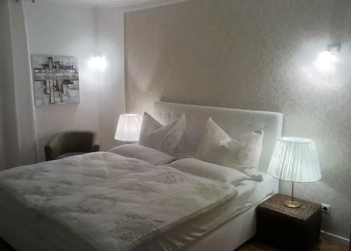 Am Loewenpark דירה מלק